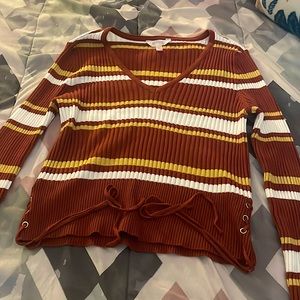 I’m selling a long sleeve shirt it’s brand new still has the tag on.